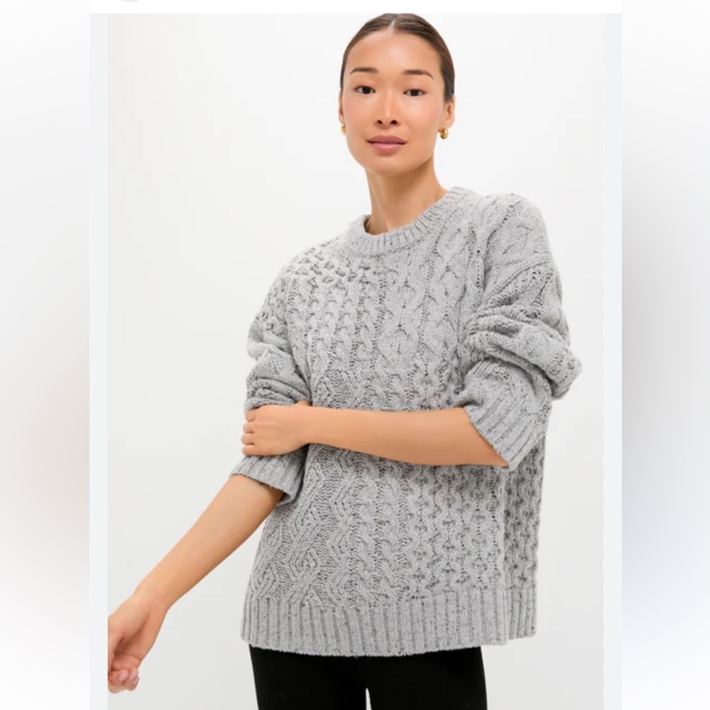 Topshop Heather Gray Cable Knit Sweater 🐰